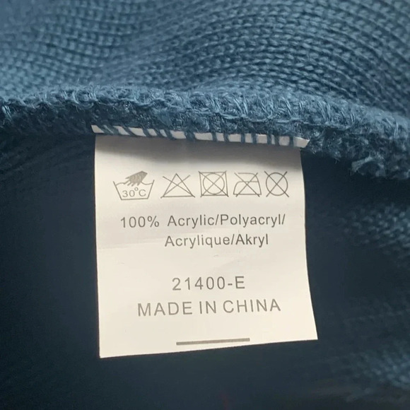 Champion Beanie Hat C Script Logo NWT - Picture 5 of 5